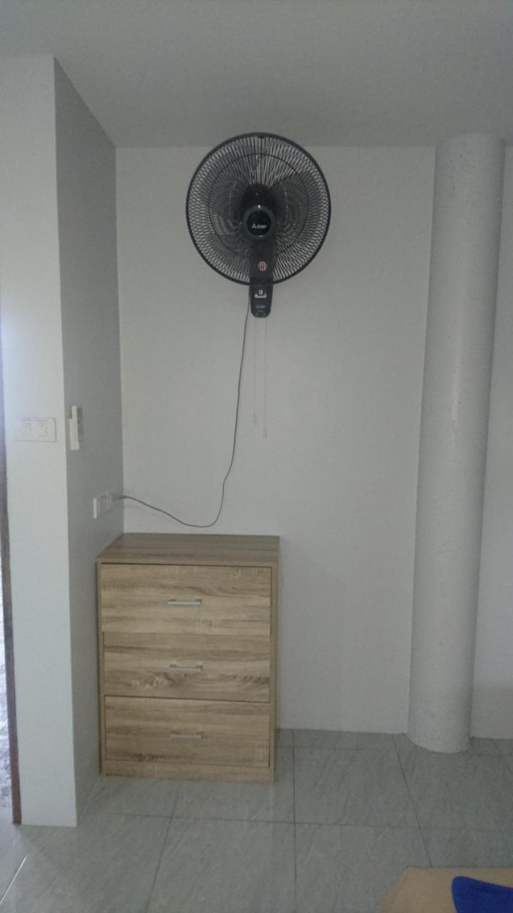 Easy Rooms And Minimart Ко-Ланта Экстерьер фото