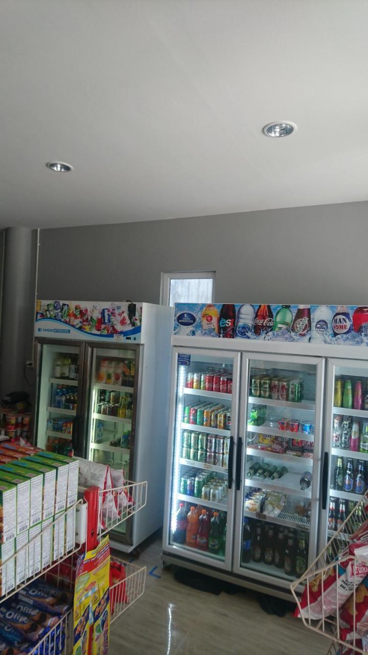 Easy Rooms And Minimart Ко-Ланта Экстерьер фото