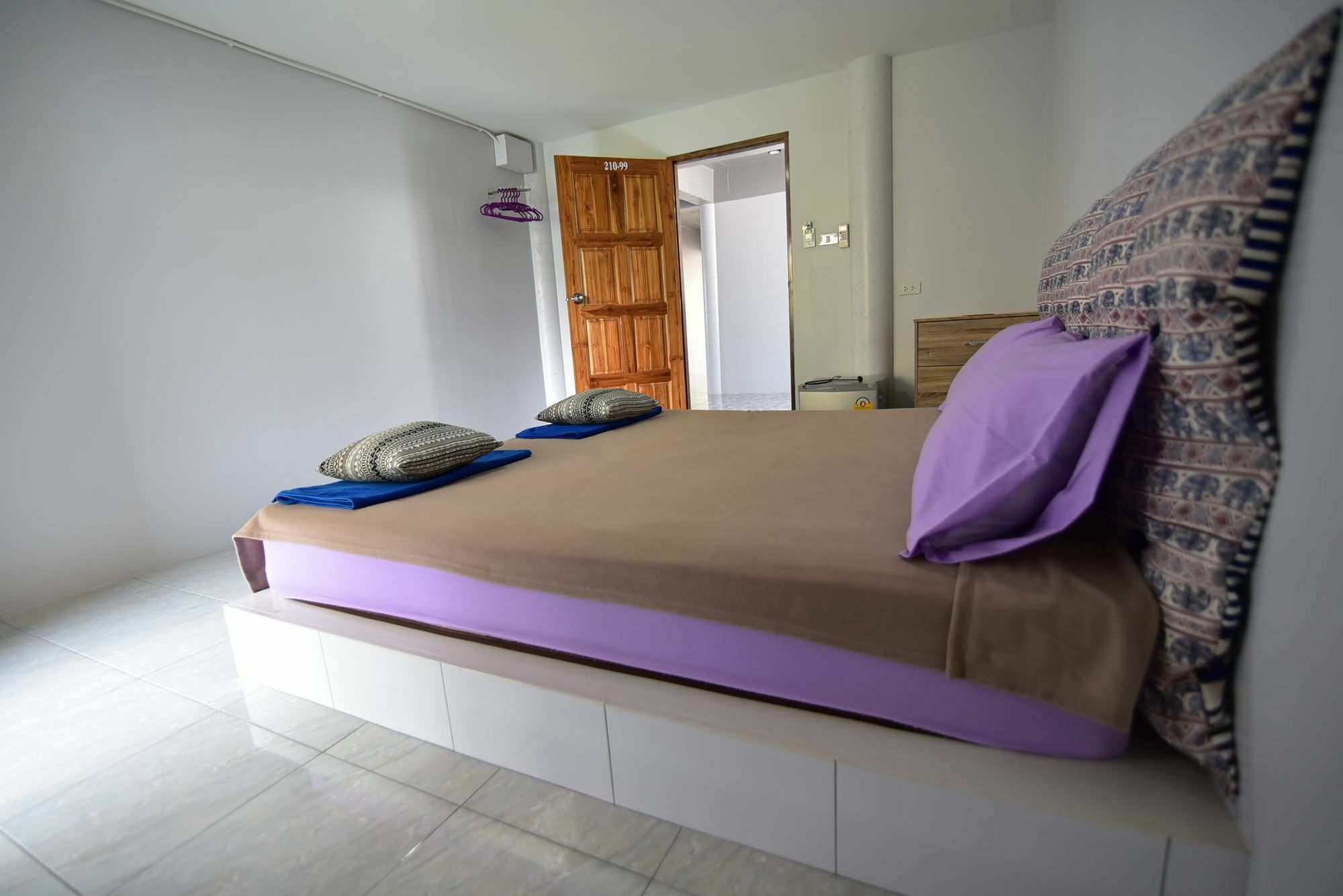 Easy Rooms And Minimart Ко-Ланта Экстерьер фото